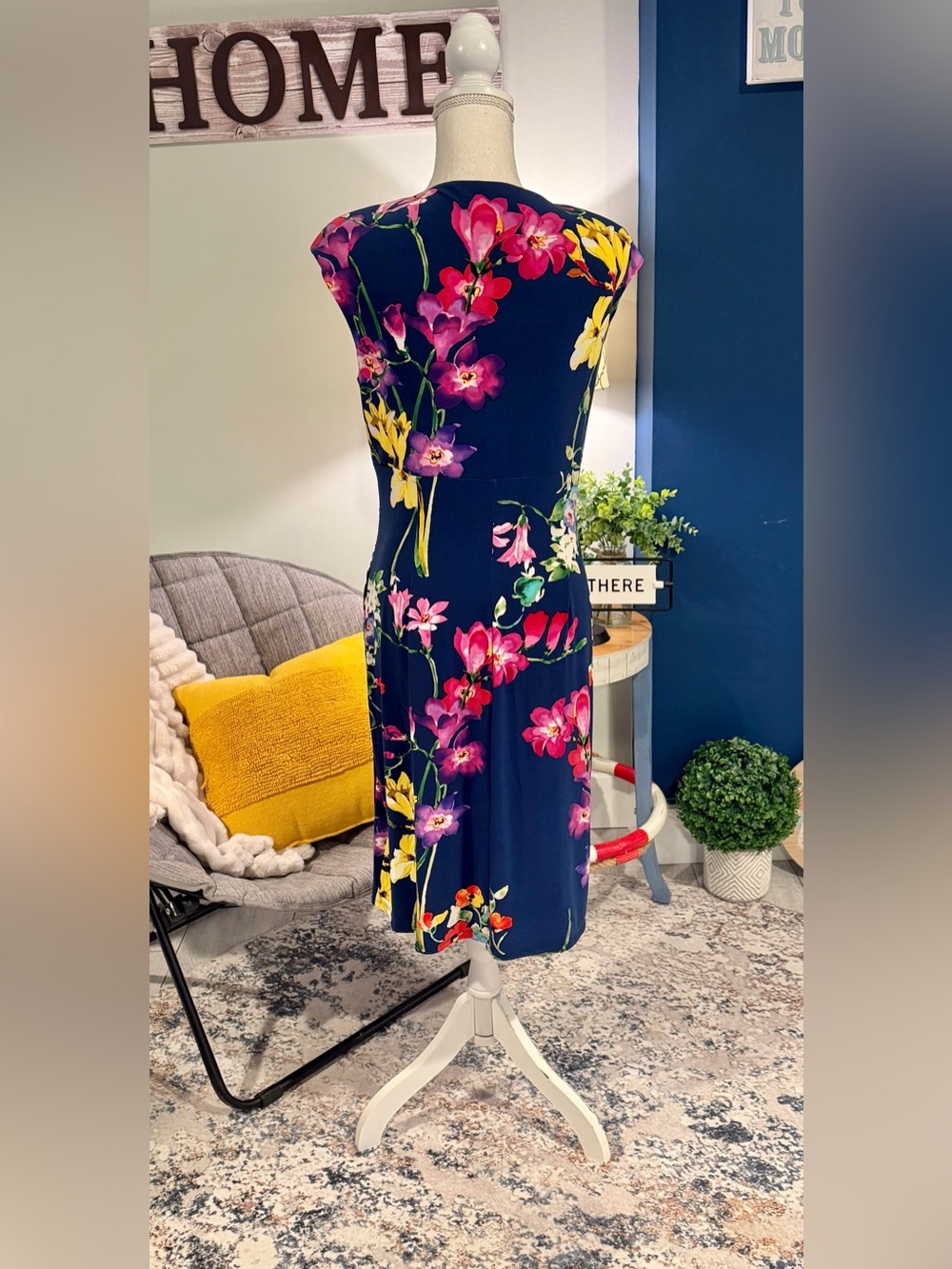 Lauren Ralph Lauren Floral Ruched Midi Dress 12 - Picture 4 of 10
